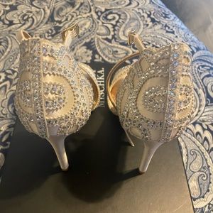 Badgley Mischka Roxy Sandal size 9